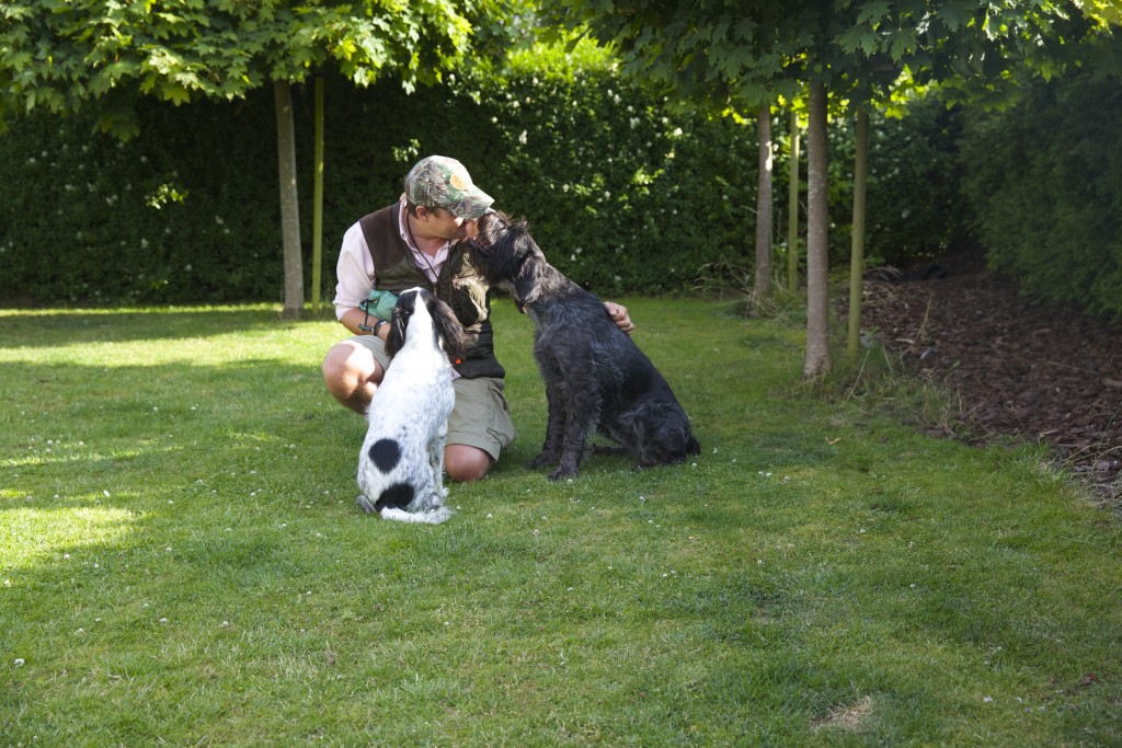 Mille og Maddie apporterer